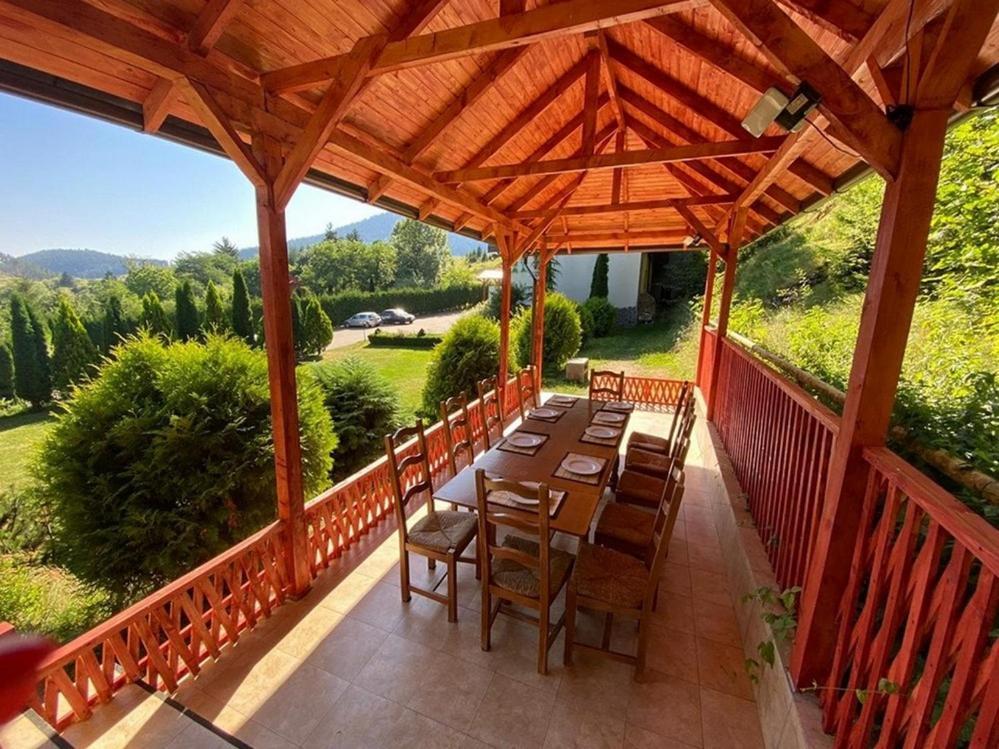 Hotel Bellavista Brasov à Săcele Extérieur photo