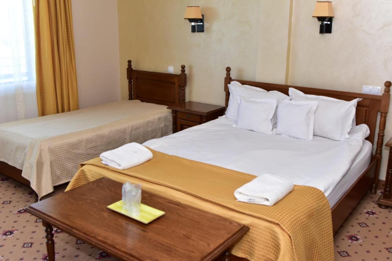 Hotel Bellavista Brasov à Săcele Extérieur photo