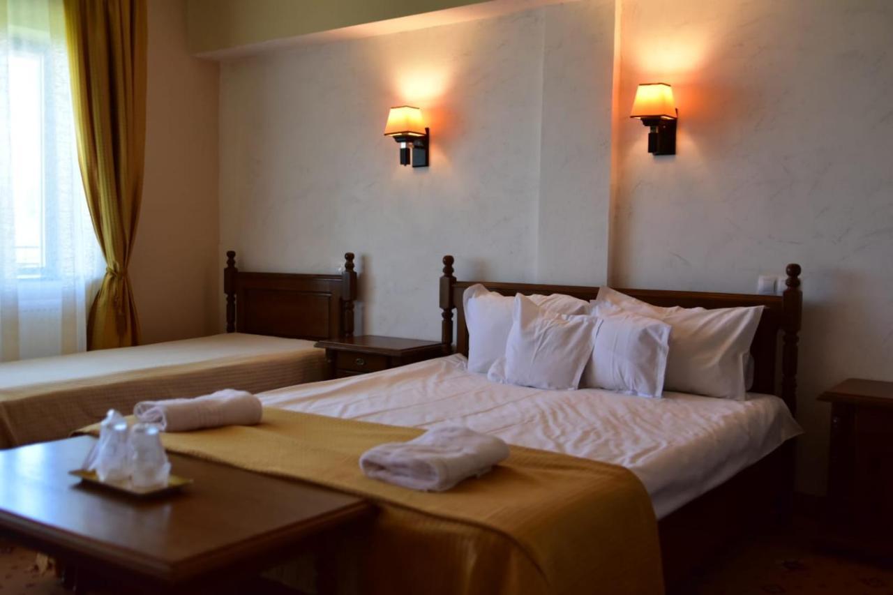 Hotel Bellavista Brasov à Săcele Extérieur photo