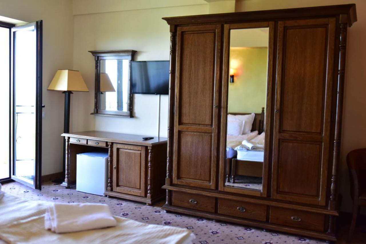 Hotel Bellavista Brasov à Săcele Extérieur photo