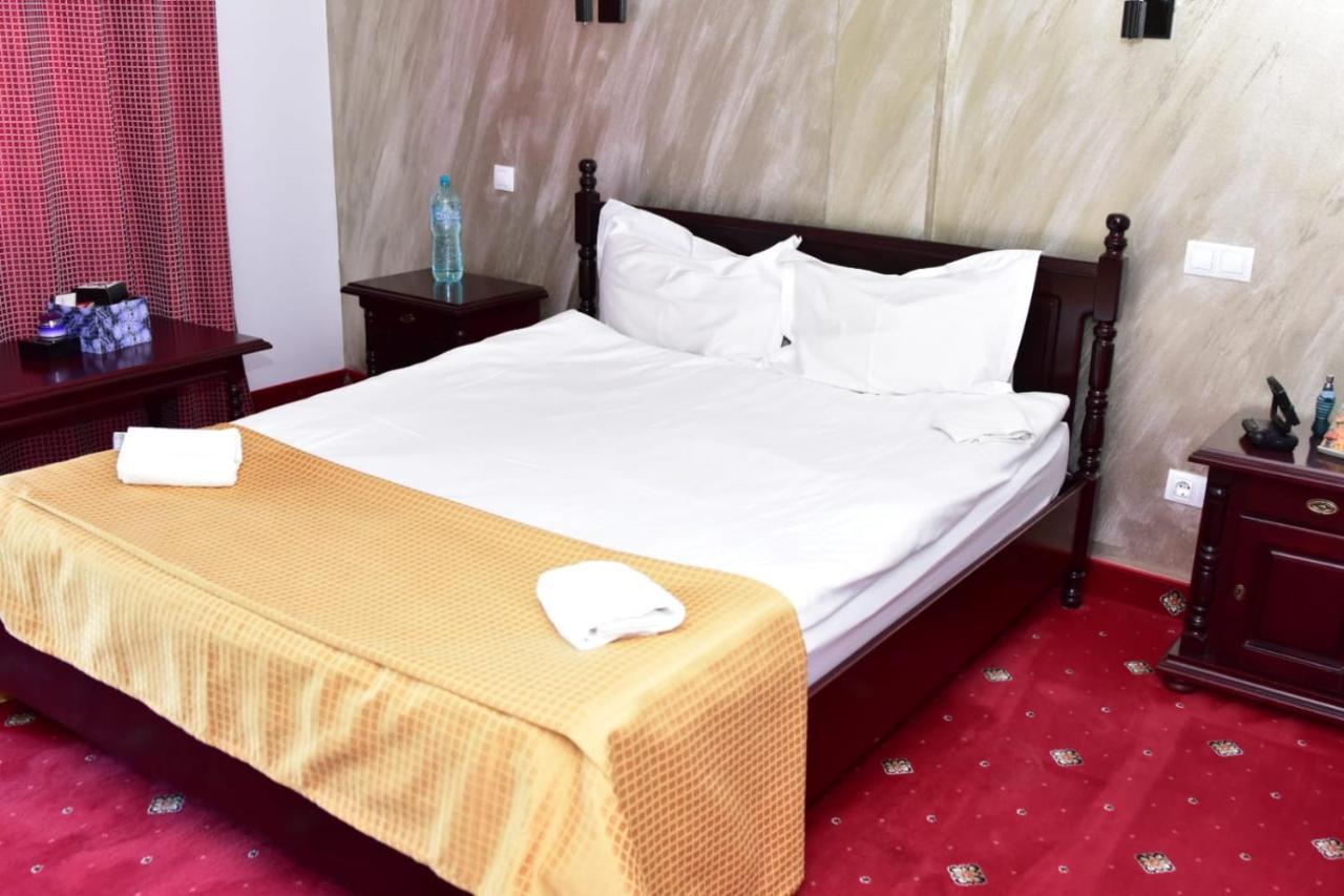 Hotel Bellavista Brasov à Săcele Extérieur photo