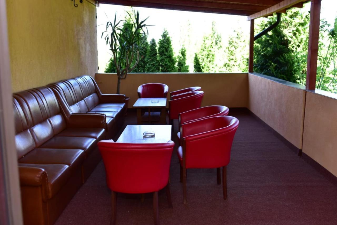 Hotel Bellavista Brasov à Săcele Extérieur photo