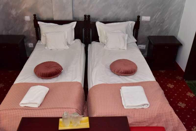 Hotel Bellavista Brasov à Săcele Extérieur photo