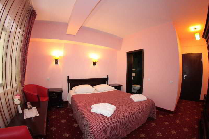 Hotel Bellavista Brasov à Săcele Extérieur photo