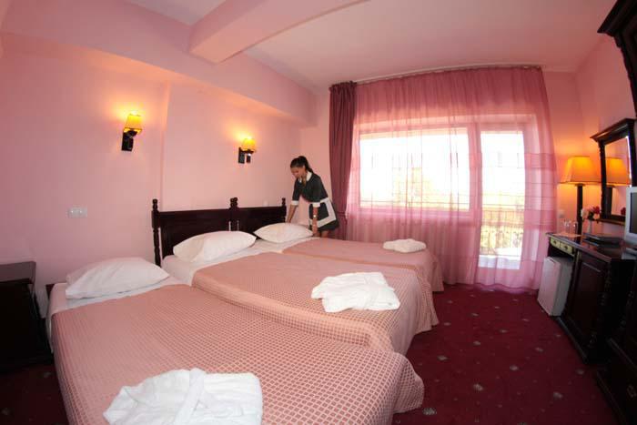 Hotel Bellavista Brasov à Săcele Extérieur photo